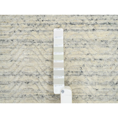 2'6"X7'10" Beige Hand Loomed Variegated Modern Design Wool Runner Rug