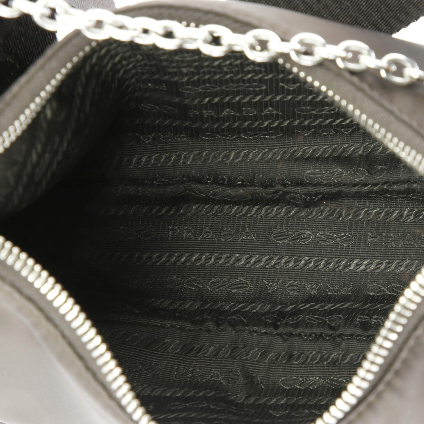 Prada Re-Edition 2005 Shoulder Bag Tessuto Small