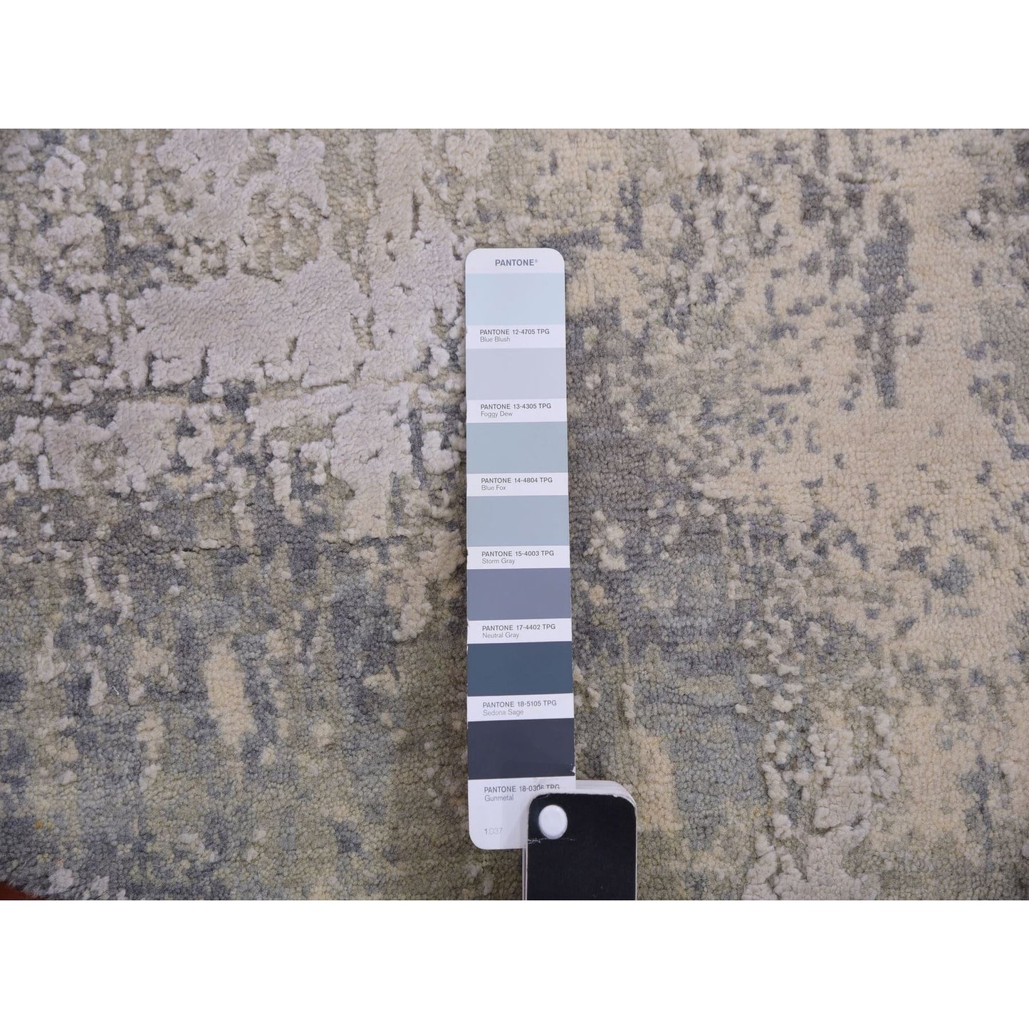 4'X4' Moonquake Gray Wool And Silk Hand Knotted Abstract Design Round Rug