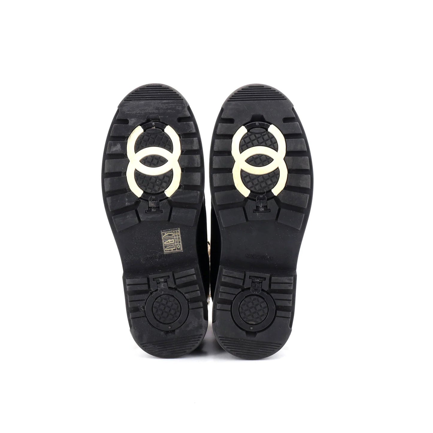 Chanel Women'S Cc Lace-Up Winter Boots Leather And Shearling