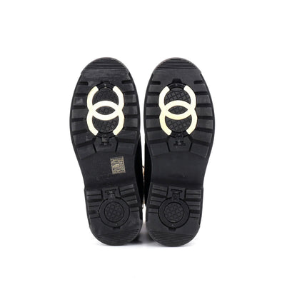 Chanel Women'S Cc Lace-Up Winter Boots Leather And Shearling