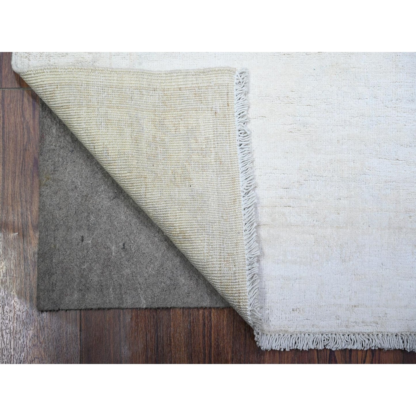 3'X4'9" Aircraft White Peshawar With Faded Colors Wool Hand Knotted Rug