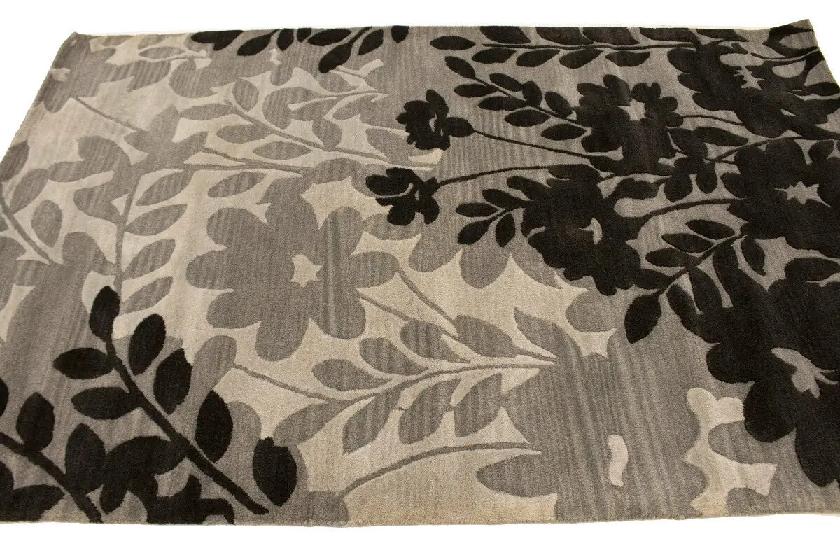 Hand-Tufted Multicolored Floral Design Rug