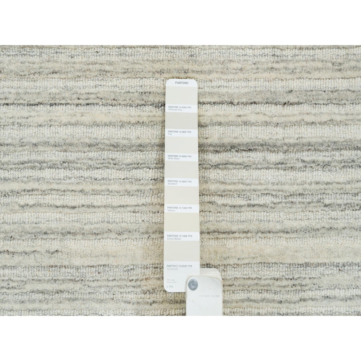 6'1"X6'1" Ivory Hand Loomed Undyed Natural Wool Modern Design Round Rug