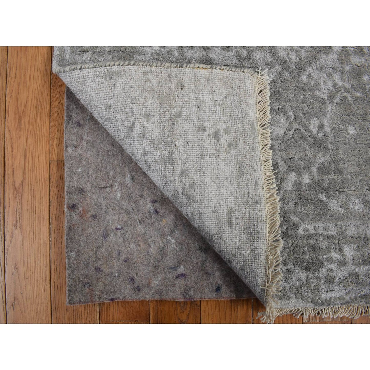 2'7"X6' Gray Hand Knotted Broken Wool And Silk Zoroastrian Design Rug