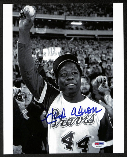 Hank Aaron Hof Signed/Auto 8X10 B/W Photo #715 Home Run Braves Psa/Dna 197217