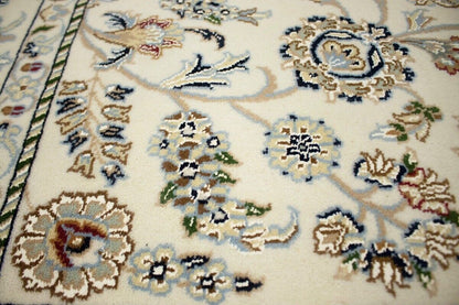 Handmade Indo-Nain Classic Floral Design Wool