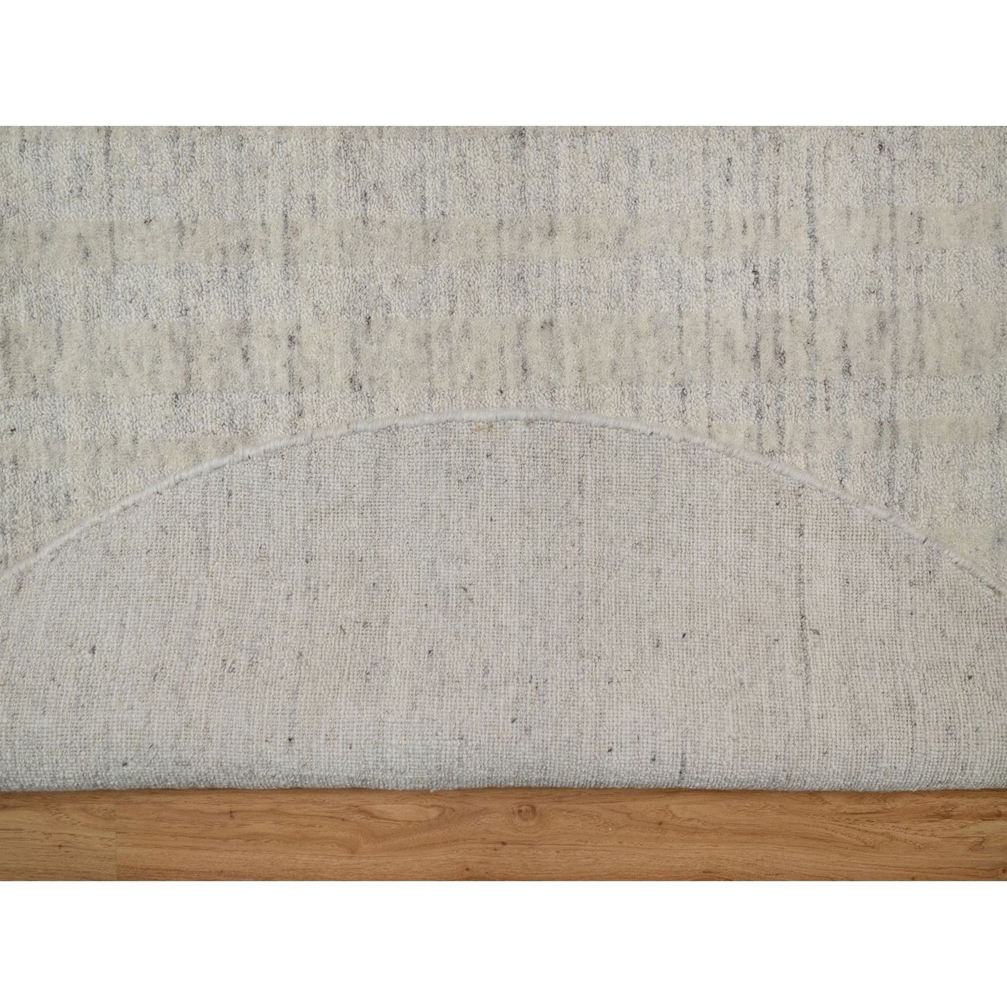 6'X6' Ivory Vertical Stripes Design Natural Wool Hand Loomed Round Rug