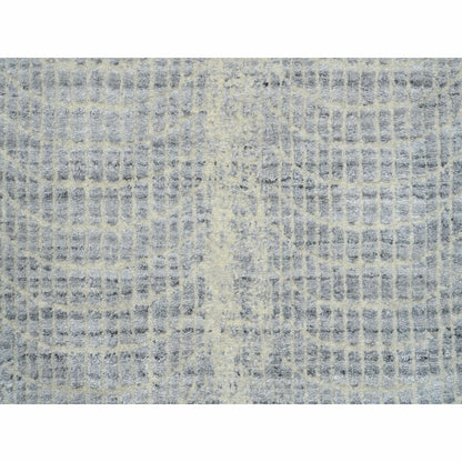 2'6"X8' Gray Jacquard Hand Loomed Wool And Plant Based Silk Runner Rug