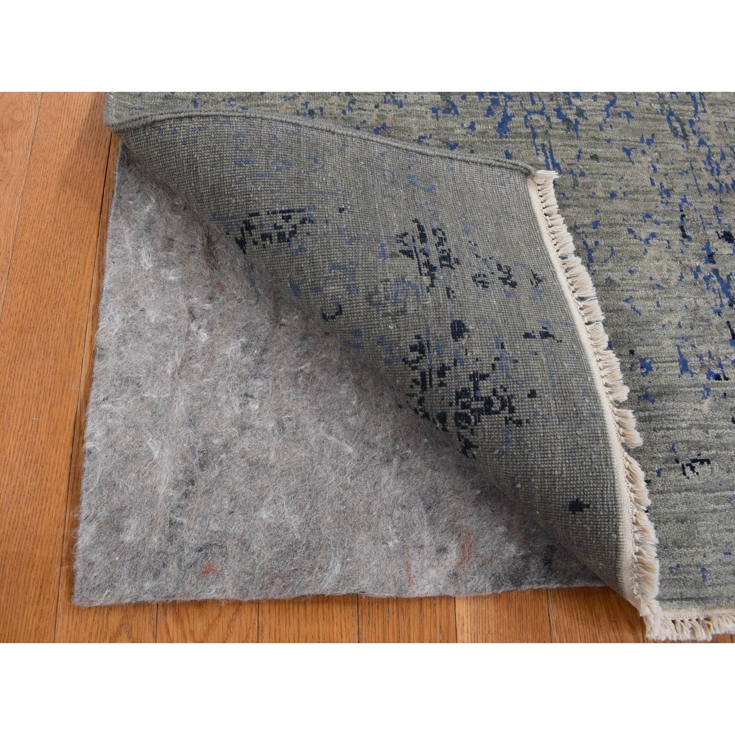 3'1"X5' Gray Wool And Silk Broken Design Tone On Tone Hand Knotted Rug