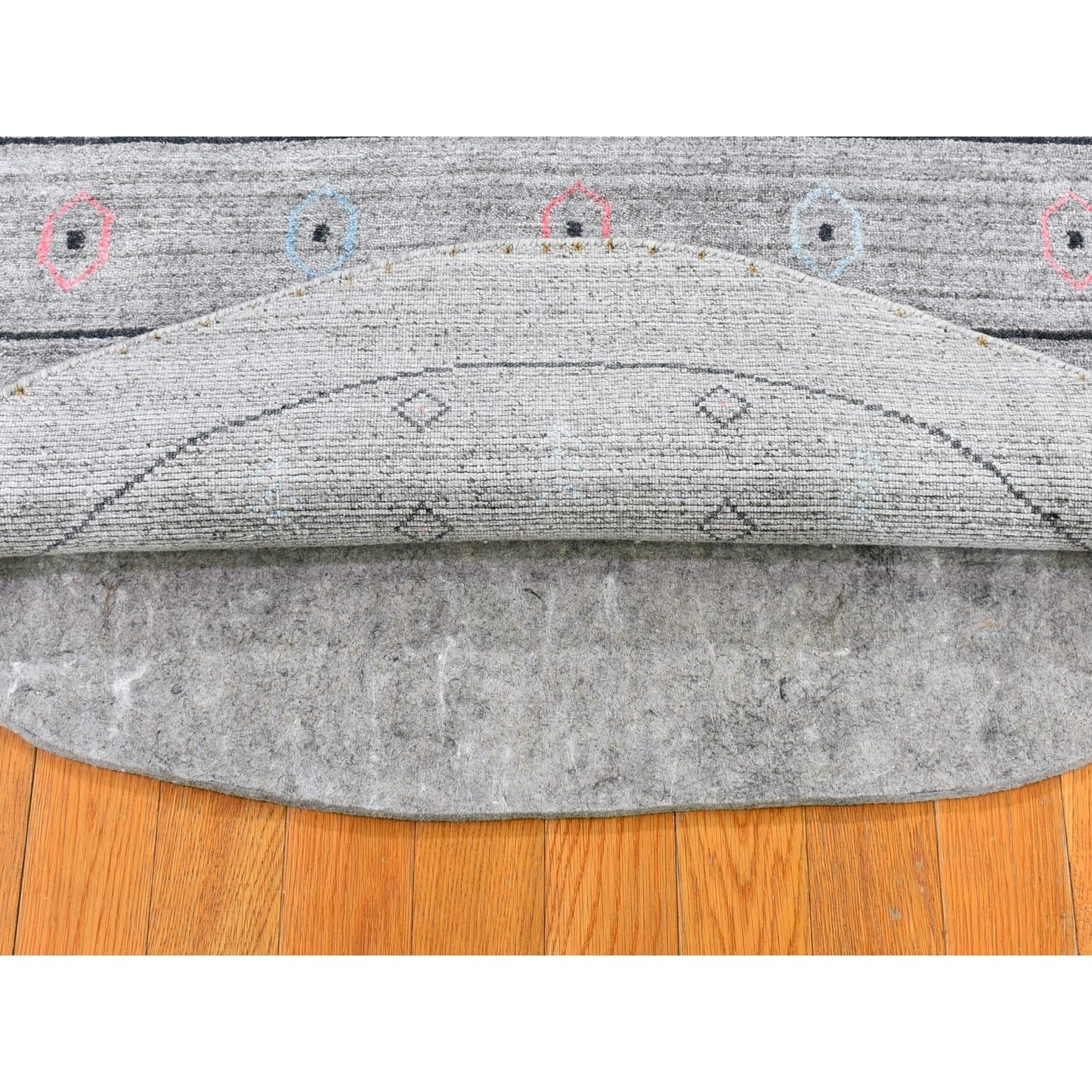 4'1"X4'1" Gray Wool And Silk Hand Loomed Gabbeh Round Oriental Rug