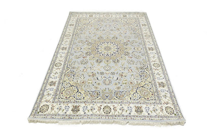 Handmade Indo-Nain Wool Rug Classic Floral