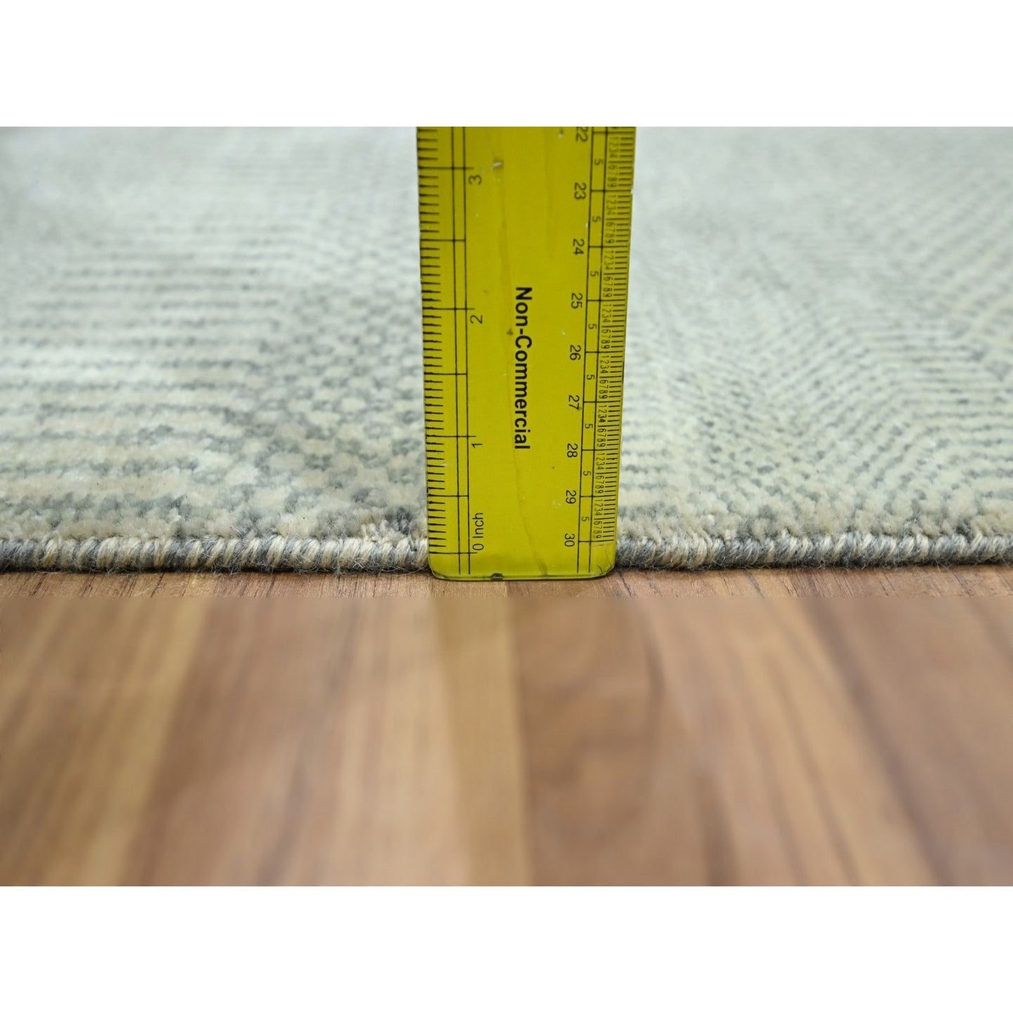 Ivory Hand Knotted 2'x3' Wool With Silk Modern Grass Design Rug