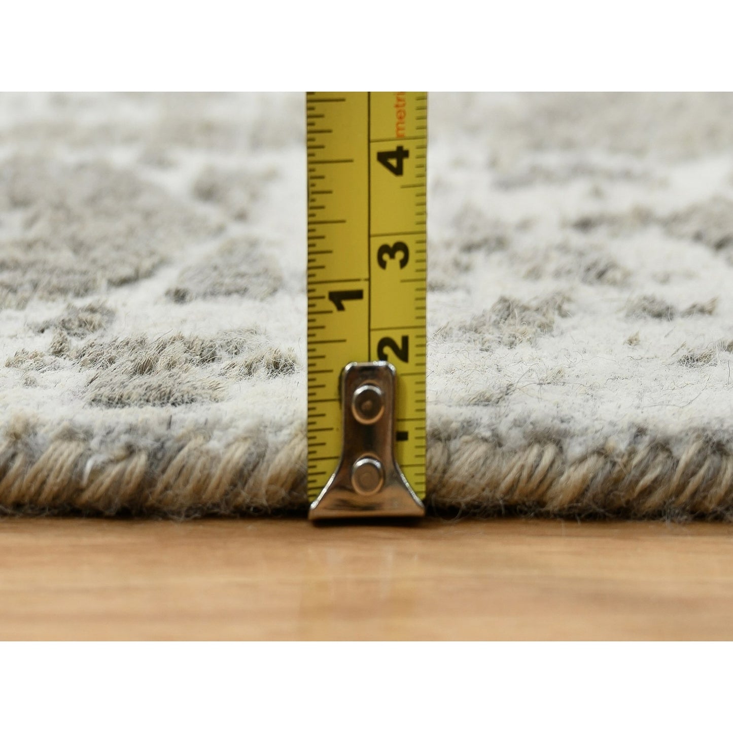 5'1"X7' Gray Broken Zoroastrian Design Wool And Silk Hand Knotted Rug