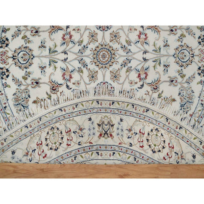 6'X6' Ivory Hand Knotted Nain With Flower Pattern Wool And Silk Round Rug