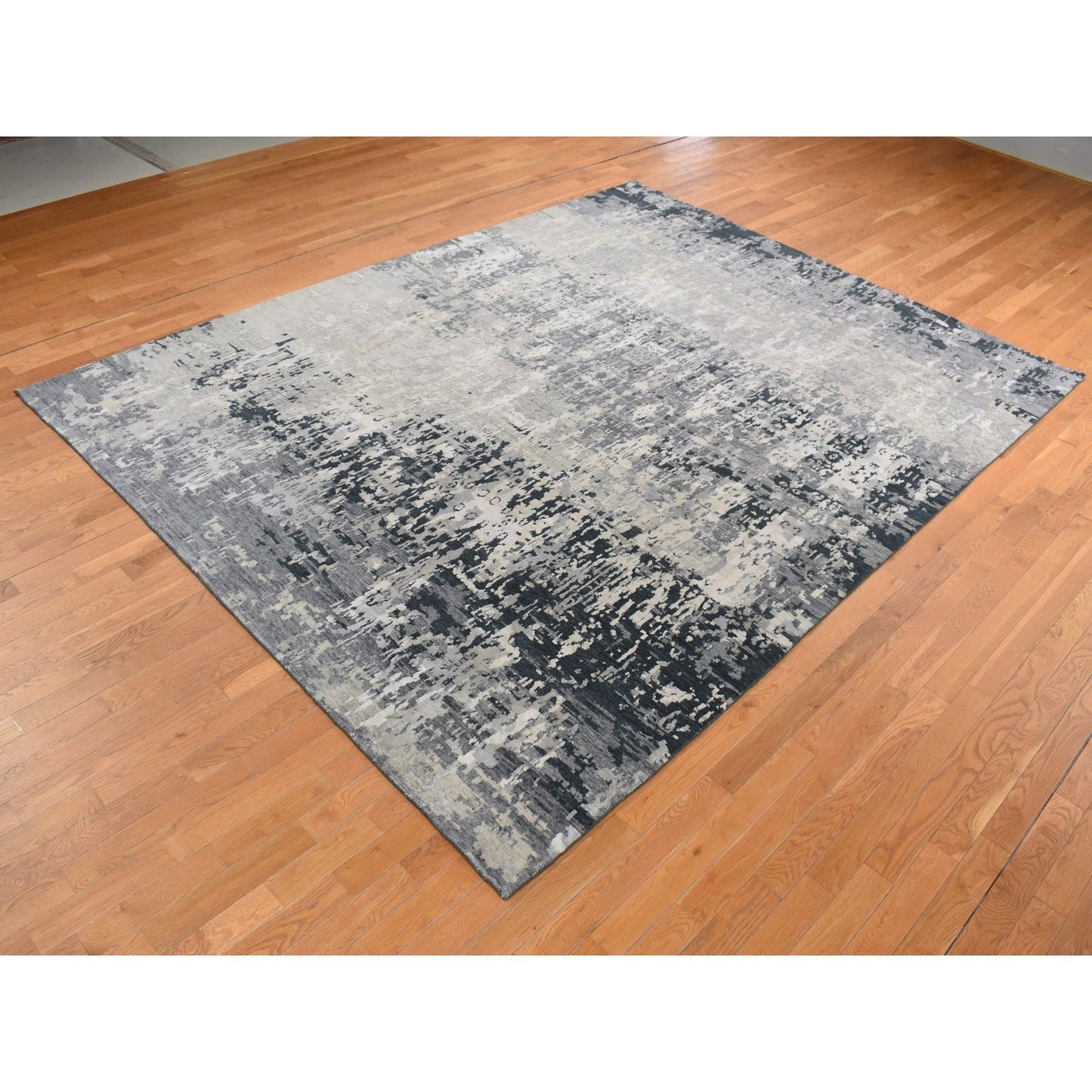 8'10"X11'8" Cloud Gray Erased Design Wool With Real Silk Hand Knotted Rug