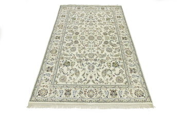 Indo-Nain Oriental Rug Classic Floral Style