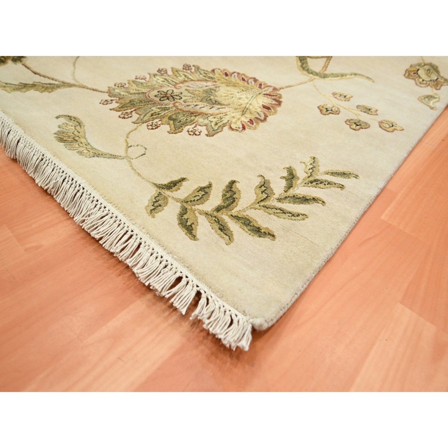 6'X9' Bone White Hand Knotted Botanical Design Wool And Silk Oriental Rug