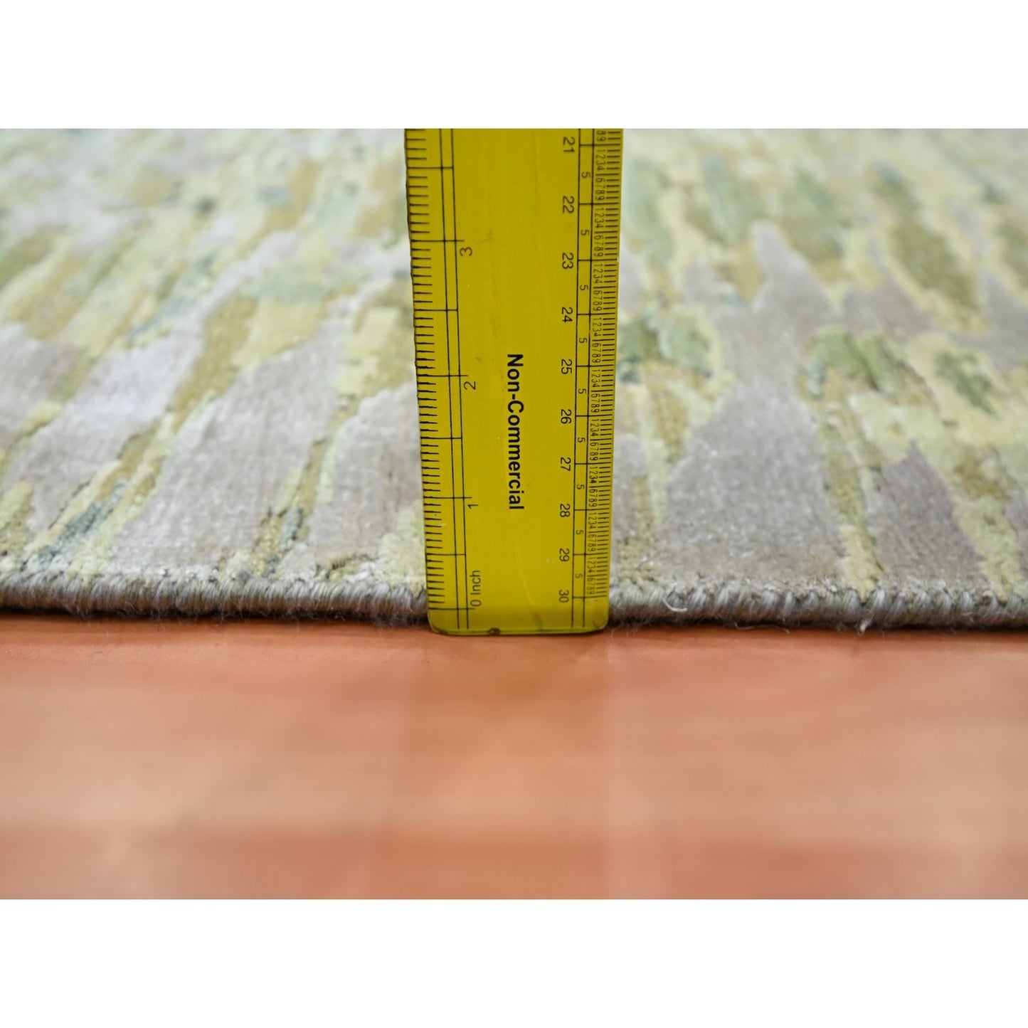 5'1"X7'3" Eden Green Crocodile Safari Design 100% Silk Hand Knotted Rug