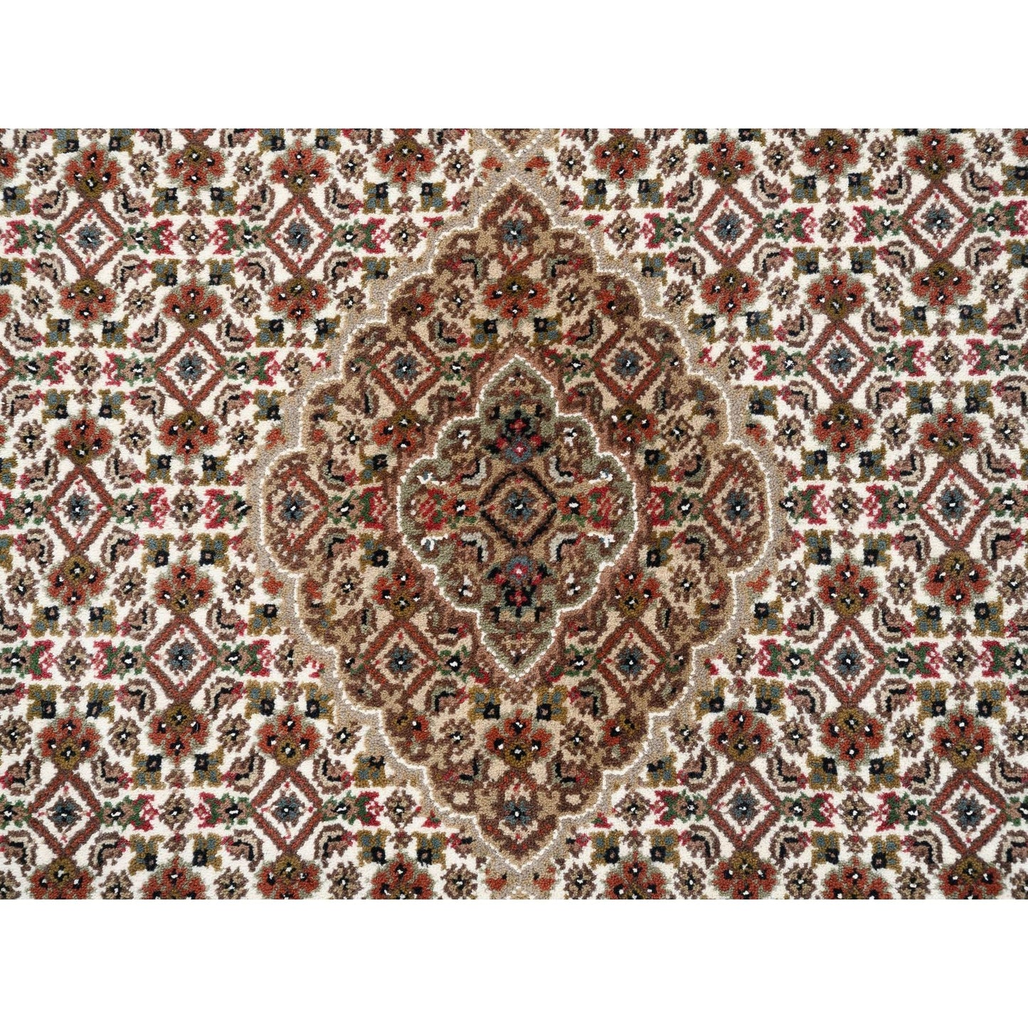 4'X4' Hand Knotted Wool-Silk Fish Medallion Design Tebraz Mahi Rug