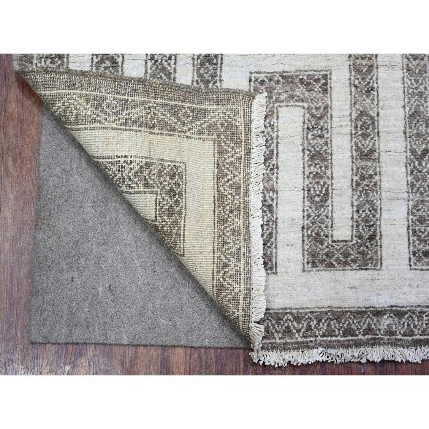 4'X5'8" Taupe Brown Fine Peshawar Wool Hand Knotted Oriental Rug