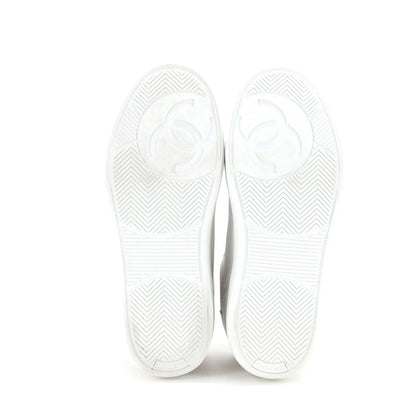 Chanel Women'S Cc Logo Low-Top Sneakers Leather
