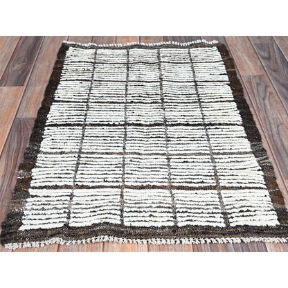2'1"X3' White Moroccan Weave With Box Design Pure Wool Hand Knotted Rug