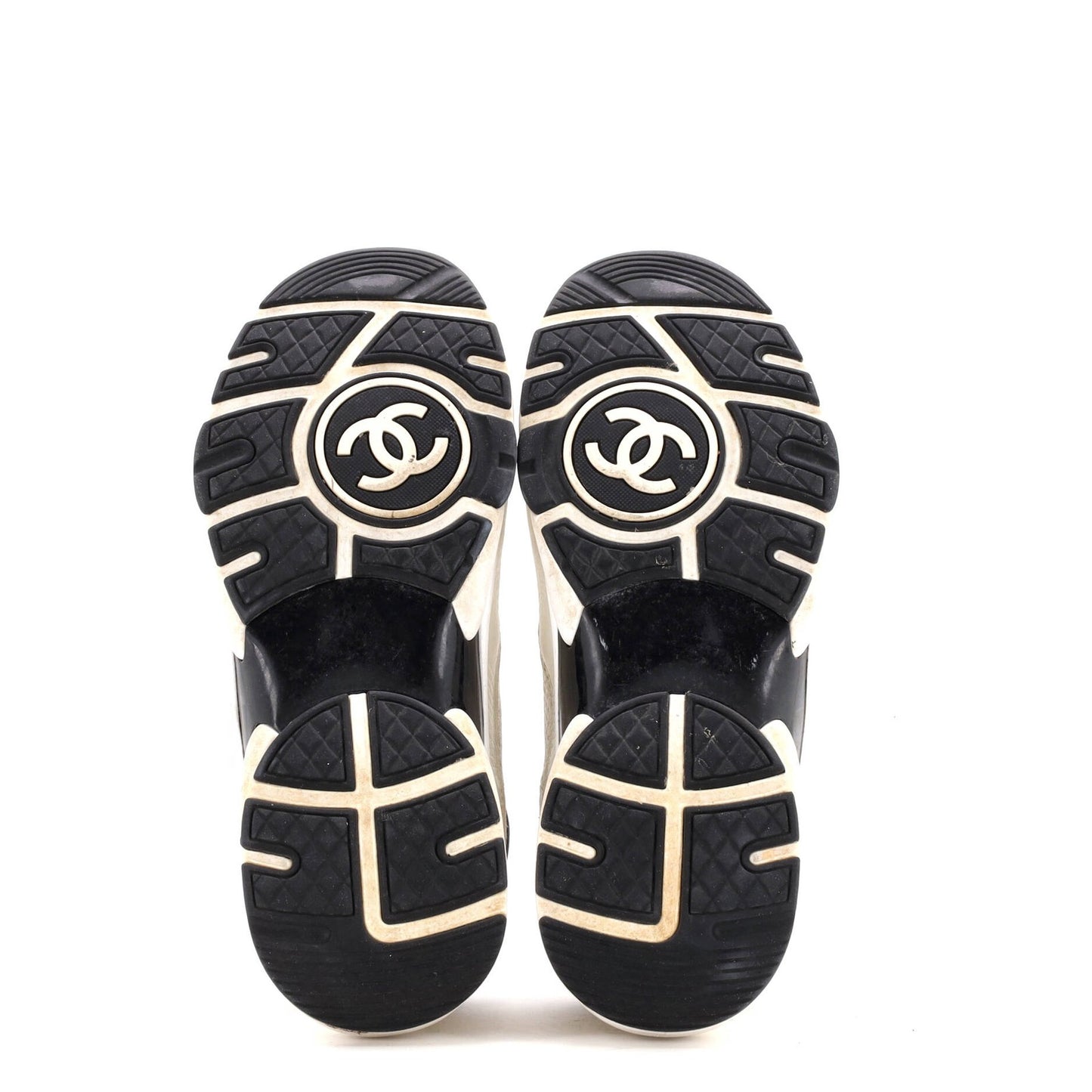 Chanel Women'S Cc All Over Print Low-Top Sneakers Suede