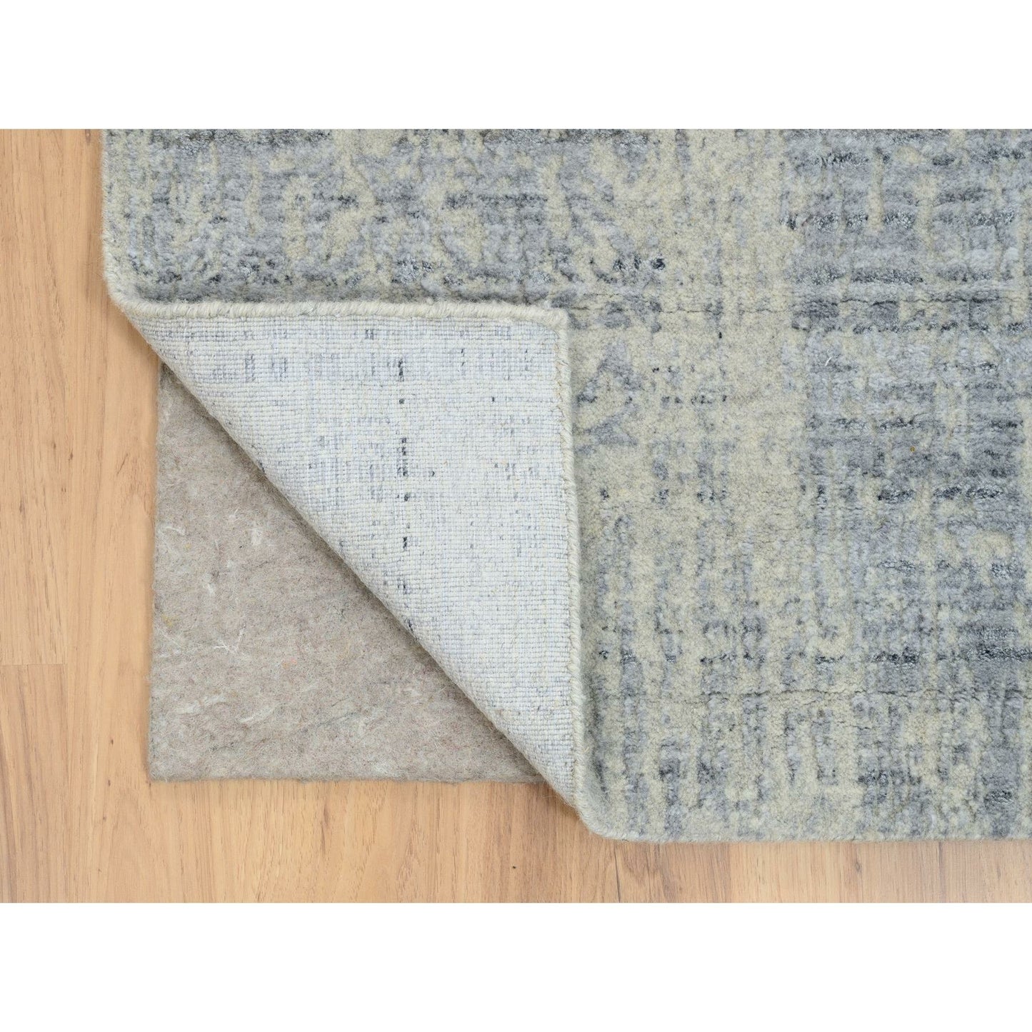 2'6"X10' Gray Wool And Plant Based Silk Hand Loomed Runner Rug