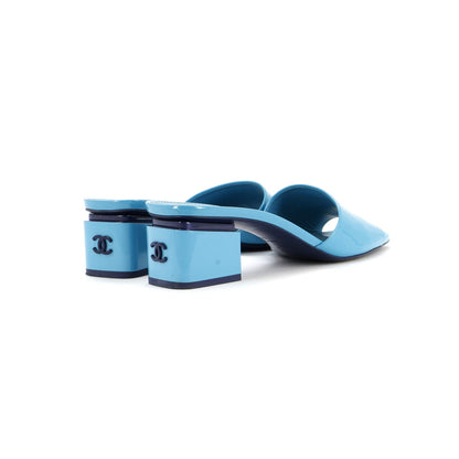 Chanel Women'S Cc Block Heeled Mule Sandals Patent