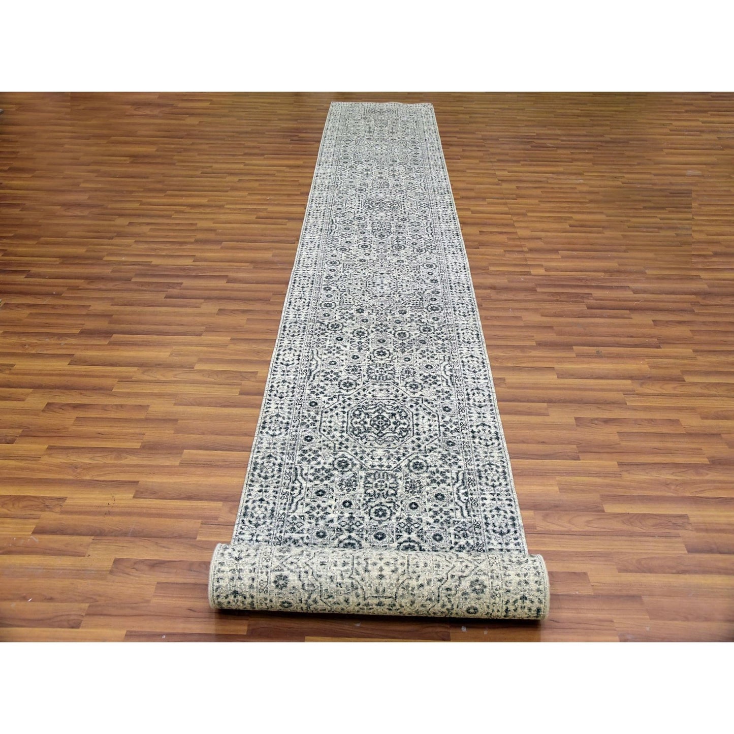 2'10"X18' White Mamluk Dynasty Design Undyed Wool Hand Knotted Runner Rug