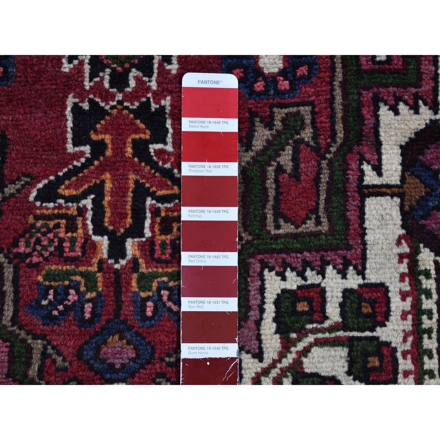 2'8"x9'3" Vintage Farsian Baktiarjoon Natural Wool Clean Hand Knotted Rug