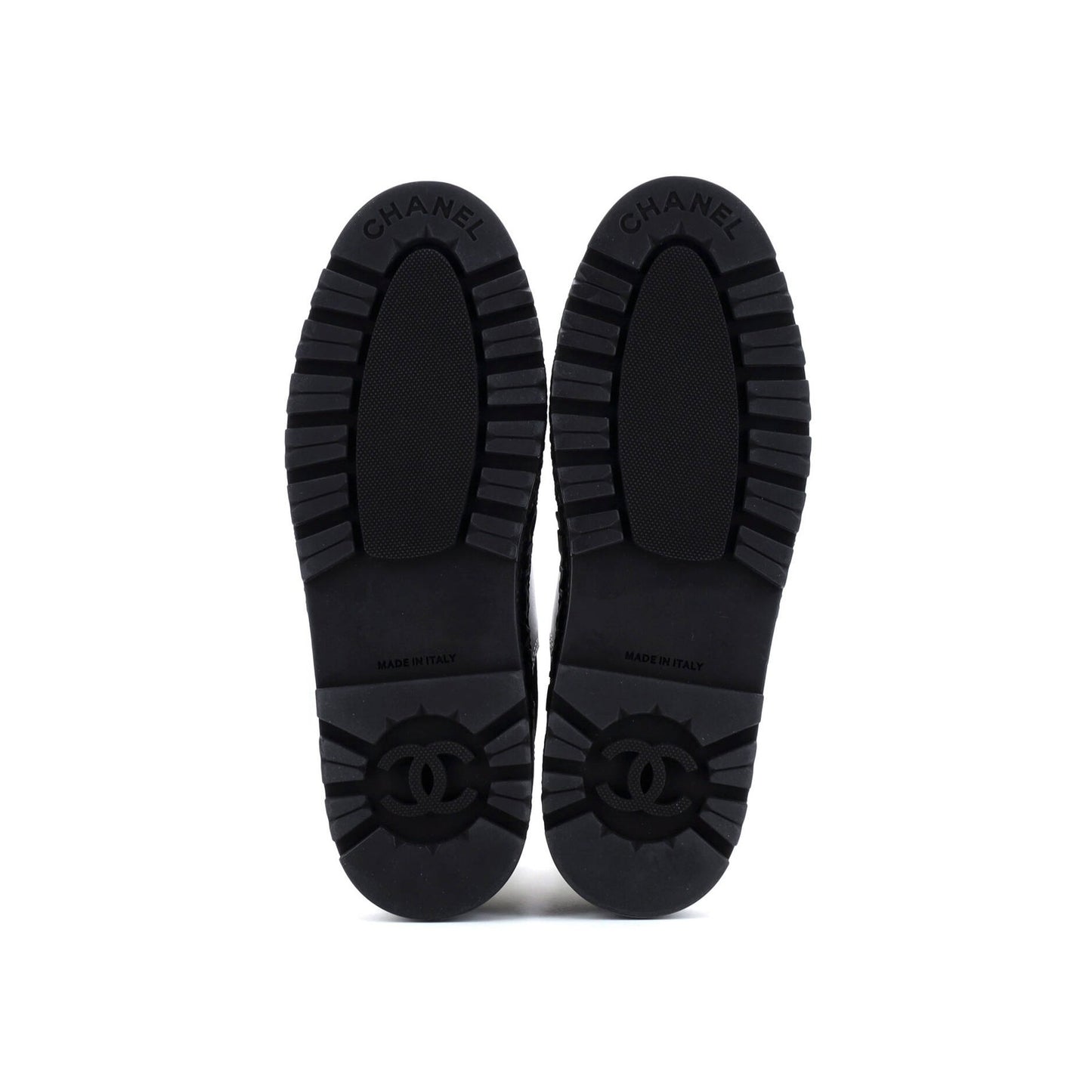 Chanel Women'S Cc Turnlock Cap Toe Chelsea Boots Leather