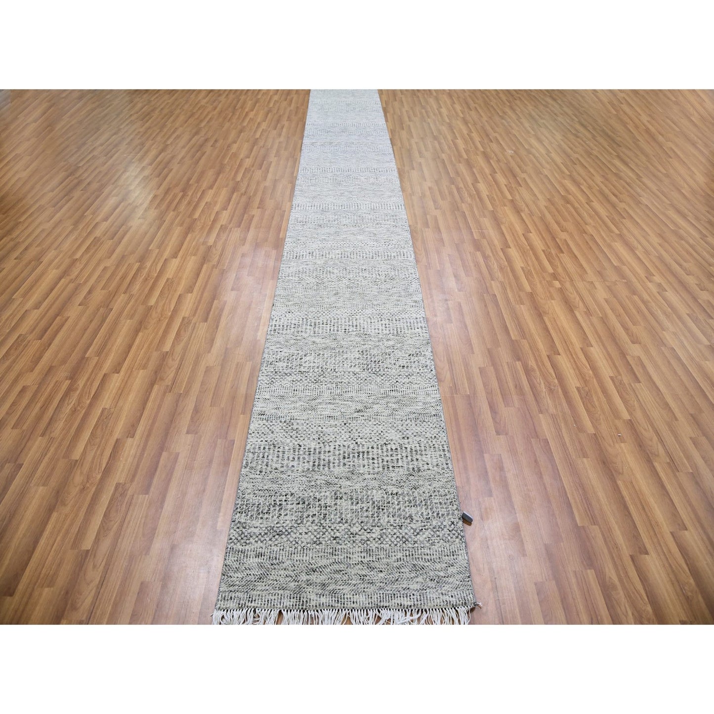 2'6"X23'4" Gray Grass Design Undyed Wool Hand Knotted Xl Runner Rug