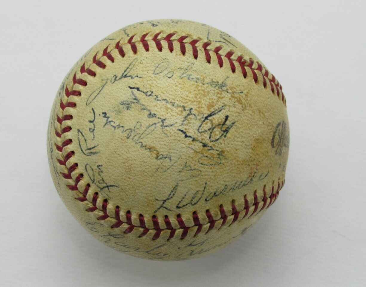 1945 Nl Champion Cubs Team Signed By 22 Ol