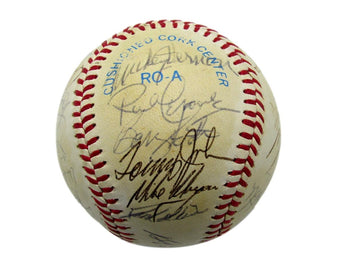 1982 Yankees Oal Team Signed Baseball (25) Berra Winfield Gossage Hofers 192209