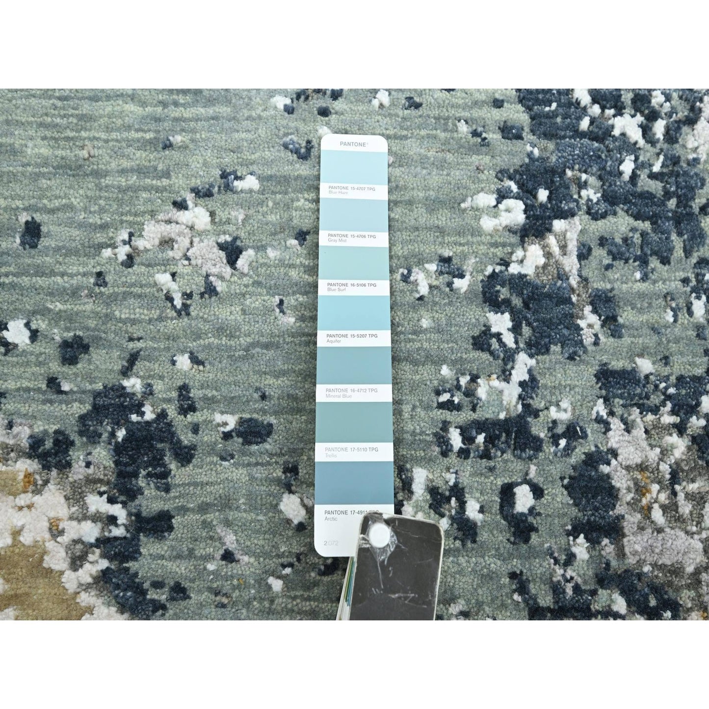 6'X9'3" Blue With Beige Abstract Galaxy Design Pure Wool Hand Knotted Rug