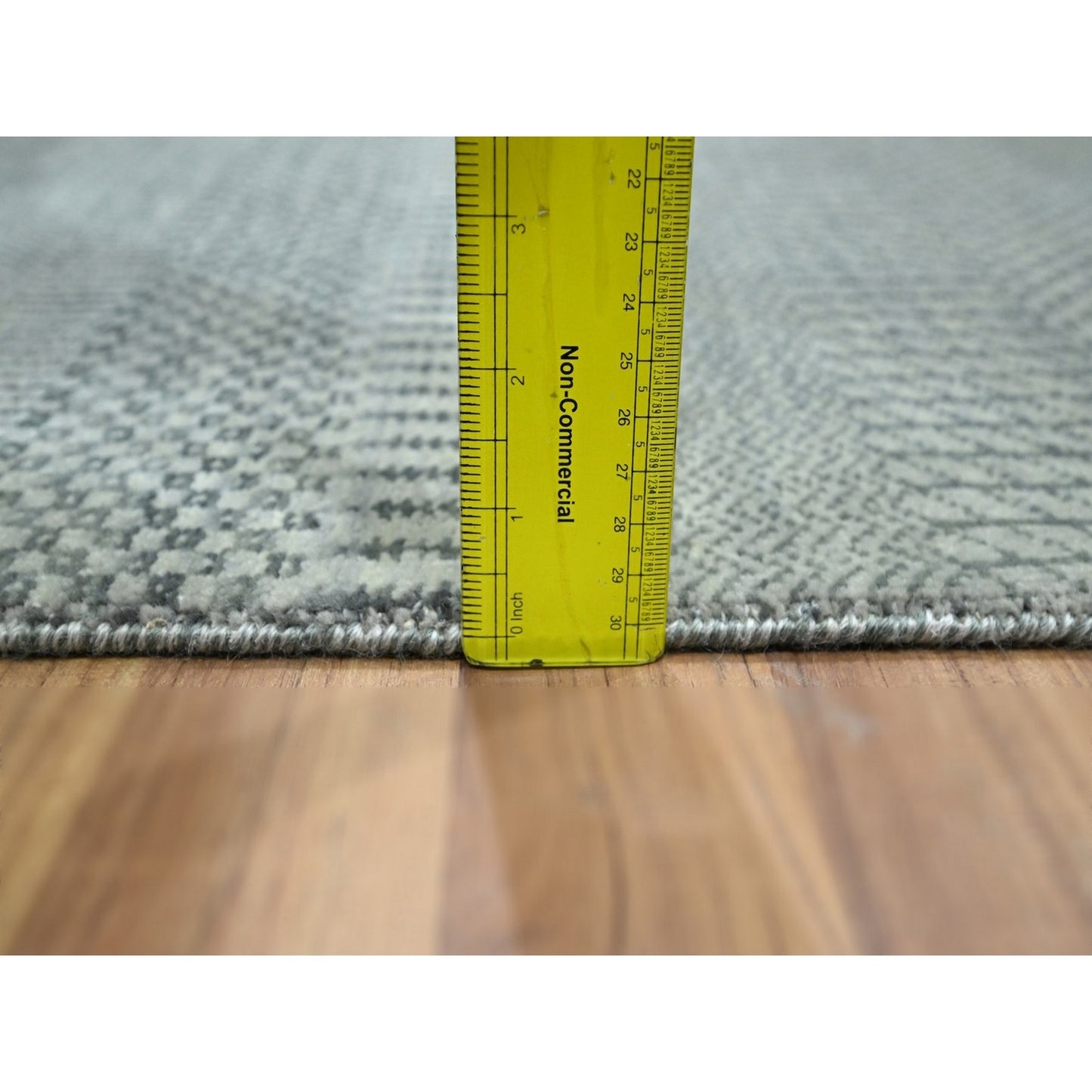 2'X3' Gray Modern Grass Design Wool With Silk Hand Knotted Mat Small Rug