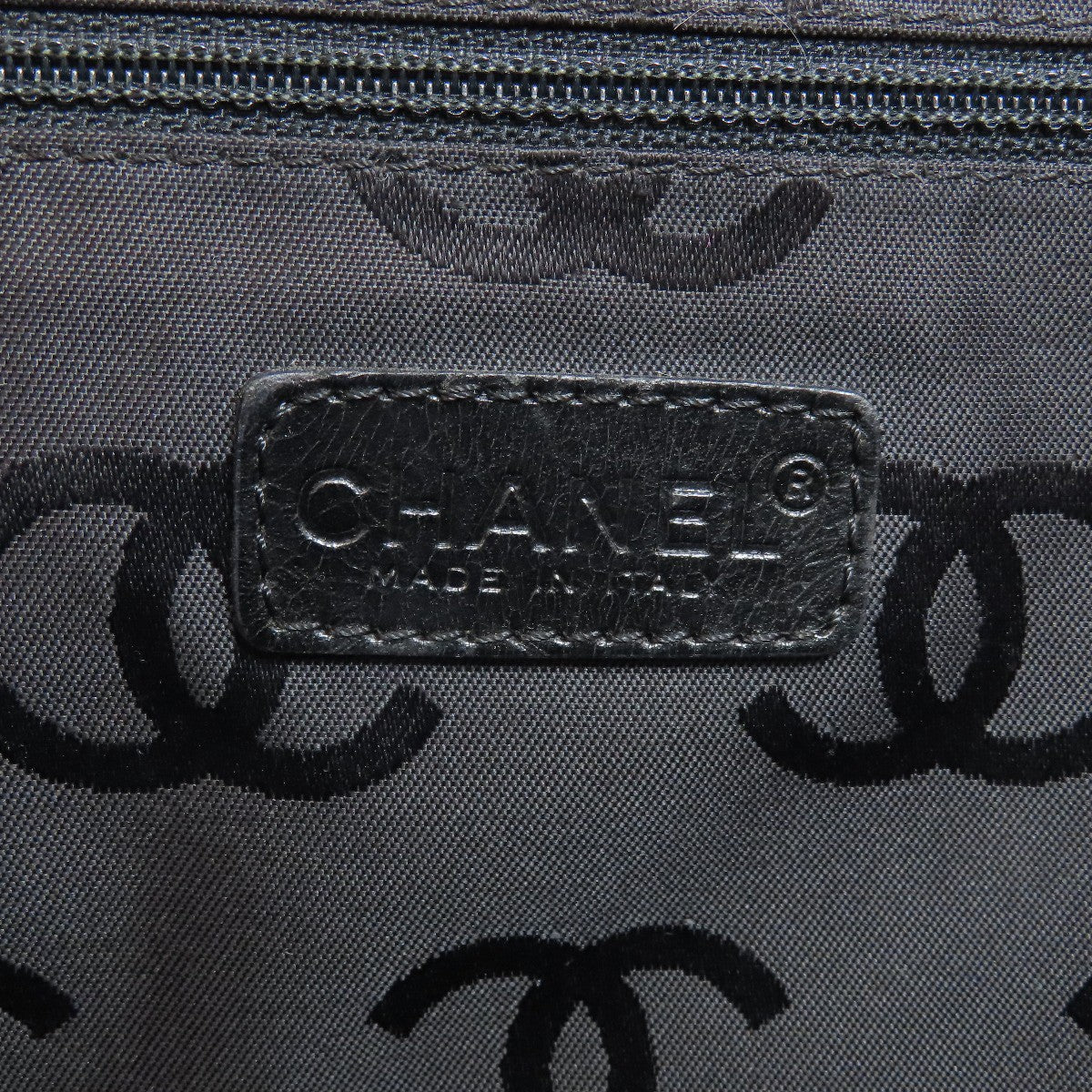 Skin CHANEL Chain tote Bag Grained Calfskin