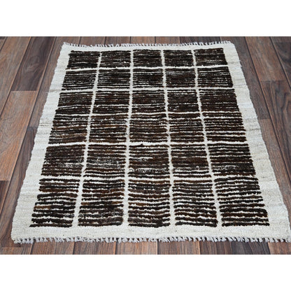 2'1"X2'8" Brown Moroccan Weave With Grid Design Wool Hand Knotted Mat Rug