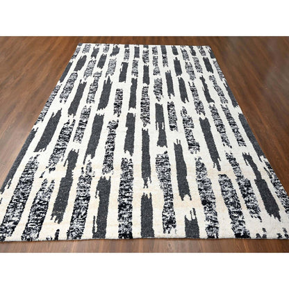 10'2"X13'7" Ivory & Black Wool Modern Design Hand Knotted Oriental Rug