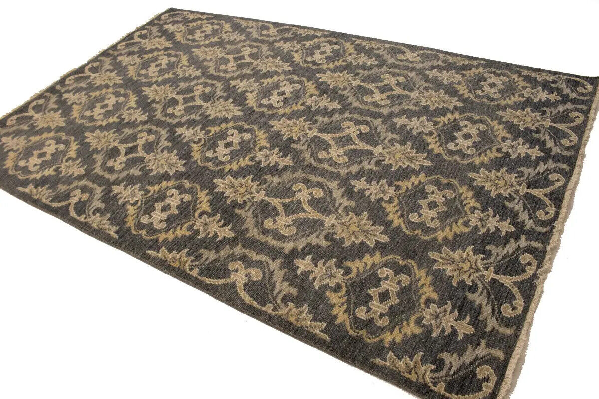 Hand-Knotted Transitional Rug Antique-Washed