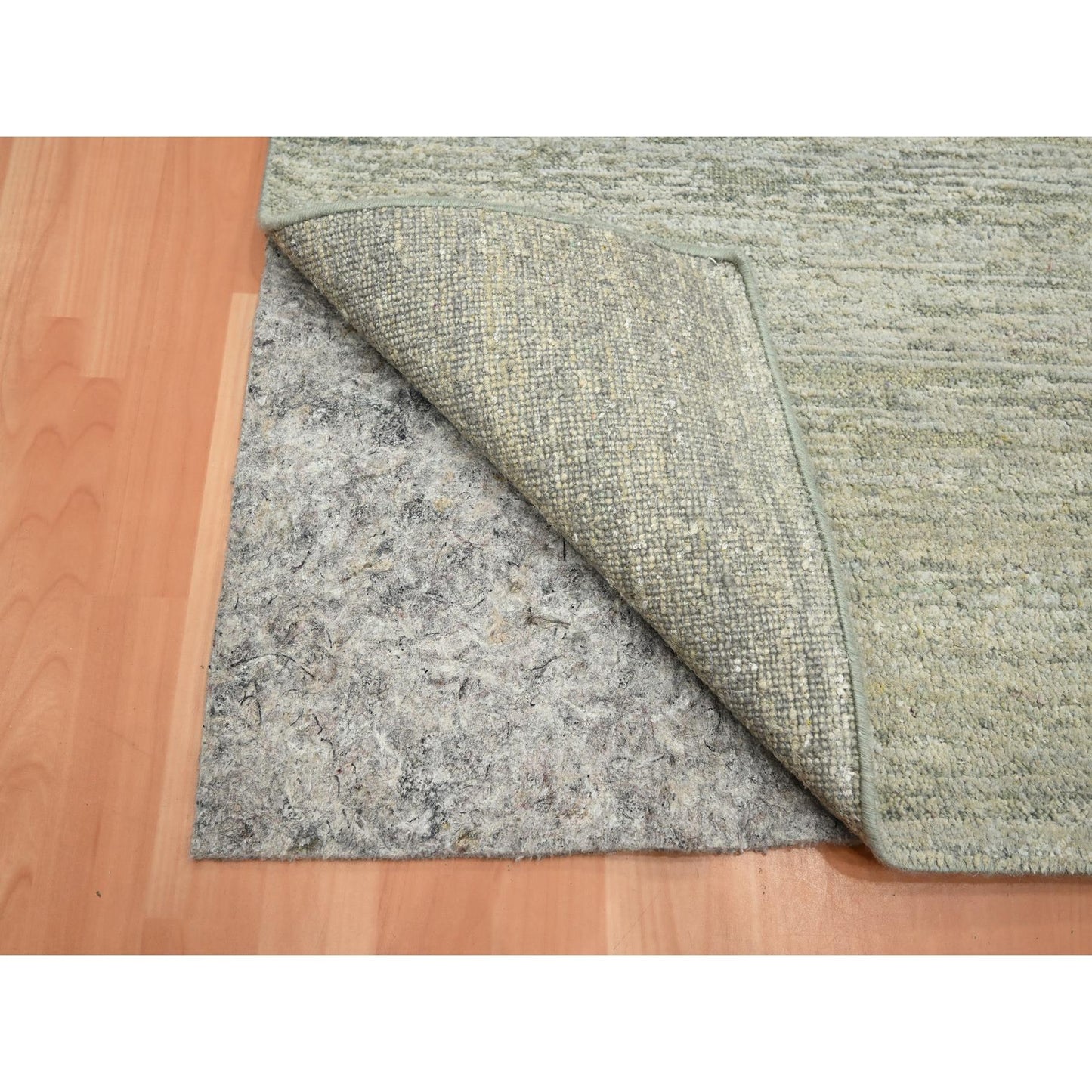 4'X6'1" Laurel Green Hand Knotted Plain Solid Design Pure Silk Rug