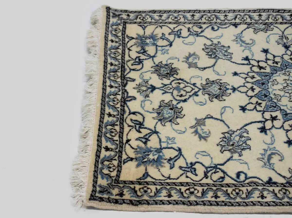 Classic Floral Plush 3X5 Nain Kashmar Oriental
