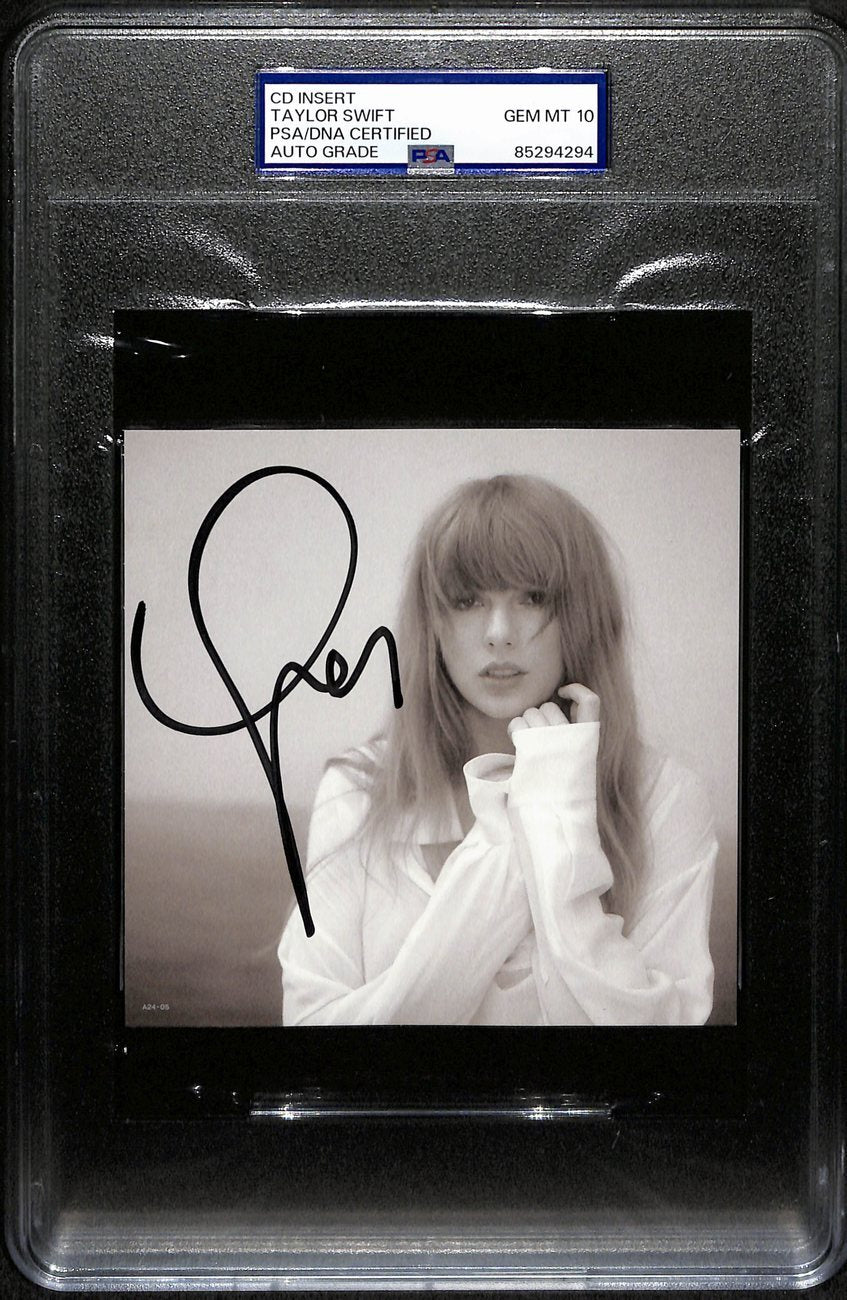 Taylor Swift Signed/Auto Cd Insert 4.75X4.75 B/W