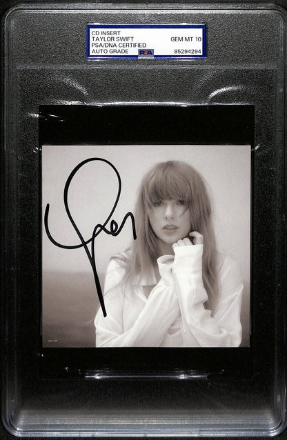Taylor Swift Signed/Auto Cd Insert 4.75X4.75 B/W