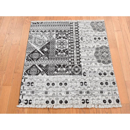 2'8"X3' Cloud Gray Sampler Mamluk Design Pure Wool Hand Knotted Rug