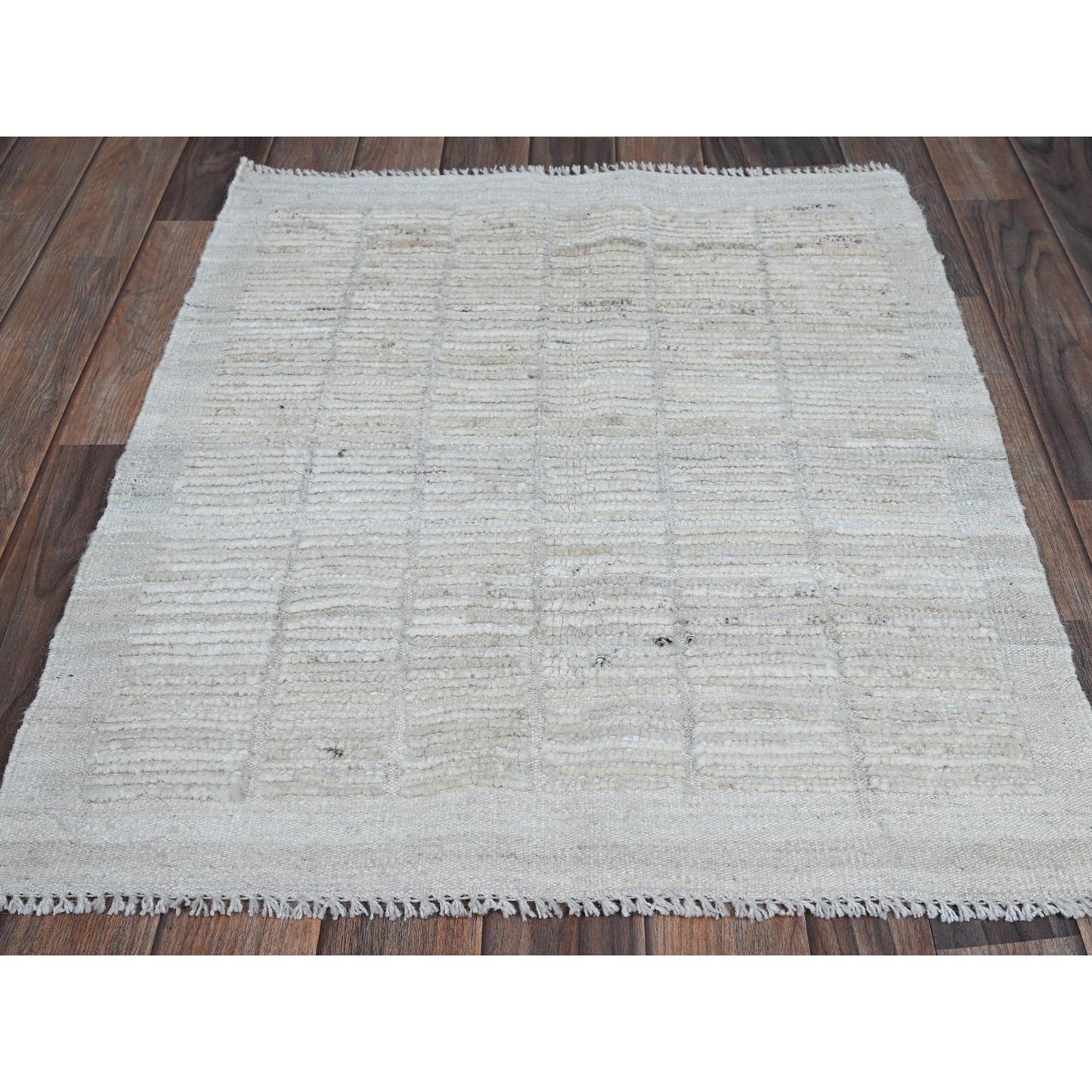 2'4"X3' Ivory Hand Knotted Moroccan Weave With Box Design All Wool Mat Rug