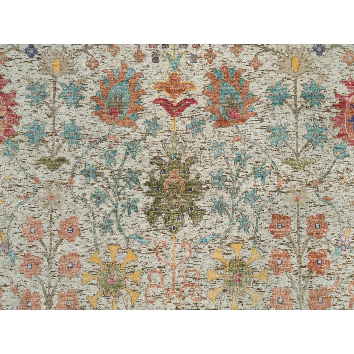 10'X10' Beige Silk And Wool Hand Knotted Directional Vase Round Rug