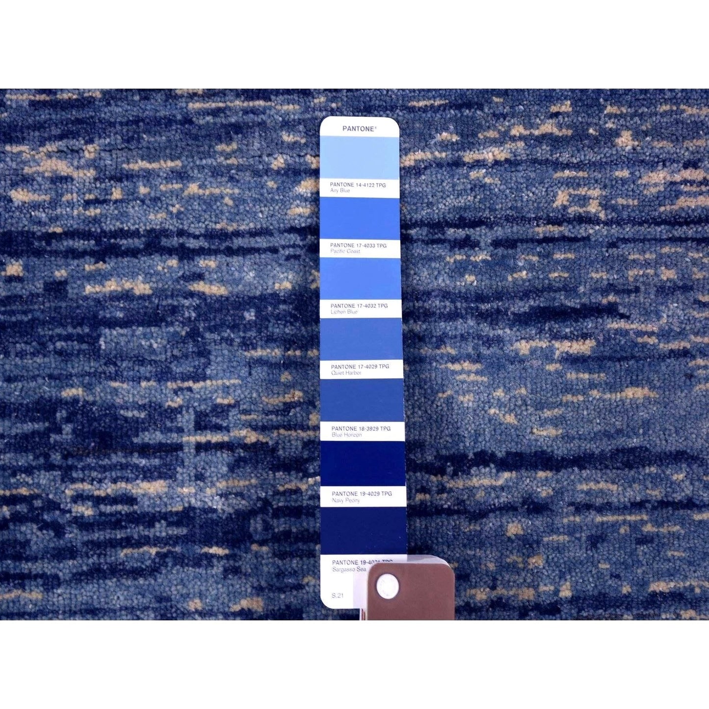 6'X8'10" Blue-Ivory Horizontal Ombre Design Pure Wool Hand Knotted Rug